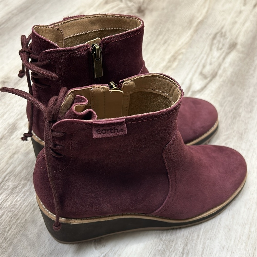 Women’s Earth Calia Burgundy Suede Leather Wedge Ankle Boots Lace-Up Back | 8.5 - Picture 4 of 8